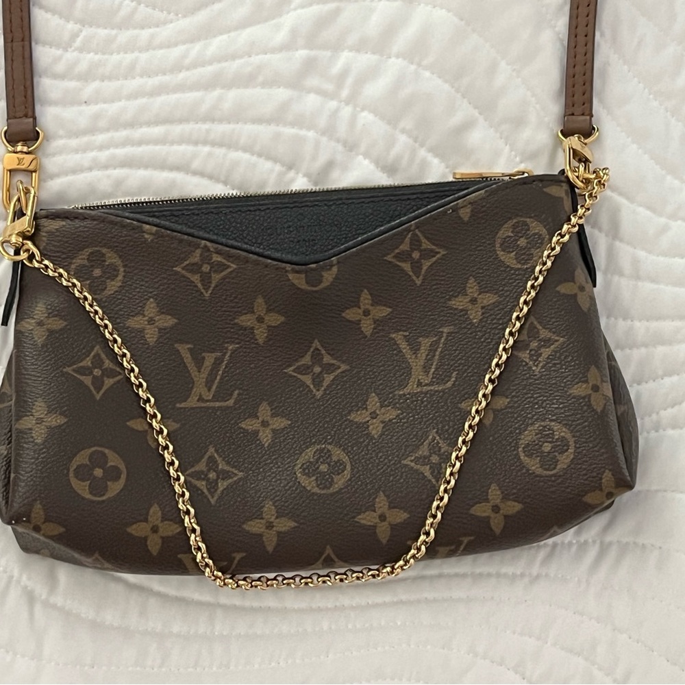 Louis Vuitton Monogram Canvas Pallas Chain Clutch